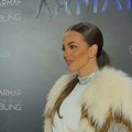 Sofija Šašić u efektnom stajlingu zasijala na promociji parfema: Željkova naslednica ponela raskošnu bundu