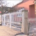 (Video) "Kuća je prodata, niko od porodice ne dolazi" Ovde je živeo Čkalja, ispred kapije podignuta bista, a komšije tvrde…