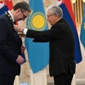 Predsednik Kazahstana uručio Vučiću Orden zlatnog orla, najviše odlikovanje te zemlje