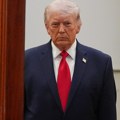 Tramp preti carinama od 100 odsto farmaceutskim kompanijama koje ne proizvode u SAD-u