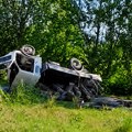 Jedna žena poginula, a troje povređeno u sudaru automobila i kamiona na ulazu u Gadžin Han