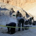 "Vrata podzemlja" otkrivena u egipatskoj grobnici: Na ulazu simboli magije, unutra novčić s likom rimskog cara