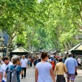 „Razgledanje 5 evra”: Vlasnik radnje se dosetio kako da udalji turiste koji neće ništa da kupe