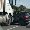 Kragujevčanka povređena u sudaru kamiona i automobila u Lepeničkom bulevaru