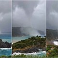 Na plaži na Eviji snimljen tornado: Oluja Danijel besni u Grčkoj, poplave paralisale Volos i Skijatos VIDEO