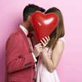 Horoskop za 3. avgust: Čekate ishod flerta sa osobom koju dugo poznajete