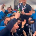 Skandalozno! Hrvatski rukometaši posle finala iz sveg glasa pevali ratnu pesmu! Tompson je grmeo u avionu, a pevaće im i na…