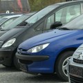 Nova ekonomija: JKP u Senti nabavlja auto za 52.000 evra preko firme povezane sa SNS-om