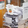 Dan posle izbora; U Zaječaru mirno, interventna jedinica ispred Skupštine grada