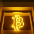Bitcoin dostiže rekordnih 120.000 dolara