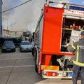 Vatrogasci ugasili požar u dvorištu u Beočinu, povređenih nema, izgorela garaža
