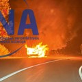 Zapaljen luksuzni BMW džip u Atenici: Meštani sinoć videli ogroman plamen i kažu - pretpostavlja se da skupoceno vozilo…