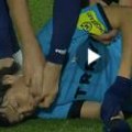 Strašne scene u Kupu Srbije: Fudbaler se srušio na teren, saigrači mu vadili jezik iz usta