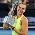 Sabalenka i Medvedev pokorili Brizbejn: Osvojili titule i zagrejali se za Australijan open