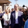 Macut stigao u posetu izbegličkoj porodici Vasiljević u selo Kukujevci kod Šida