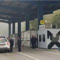 Puštena dvojica muškaraca privedena na Jarinju sa opremom za srednjovekovne veštine