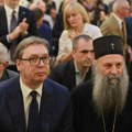 „Crte monarhizma u Vučićevoj ličnoj vlasti sve su više primetne. I uz asistenciju Crkve“ – Čitajte u Nedeljniku