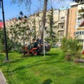 Održavanje zelenih površina na više lokacija u gradu