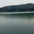 Nesreća na Zlatarskom jezeru Muškarac se prevrnuo sa čamca u vodu i nestao bez traga, ronioci satima pretražuju teren…