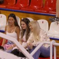 Kad su videli ove navijačice na tribinama u Železniku, nikog više nije zanimao meč FMP - Zvezda