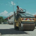 U TOKU SANACIJA KOLOVOZA U PIROTU: Krpe se udarne rupe širom grada