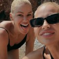 Sestre Bekvalac grme Na plaži: Kristina i Nataša u istim kupaćim kostimima, uživaju u Crnoj Gori za sve pare: "Mi smo dva…