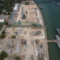 Stari savski most izvučen na novobeogradsku obalu: sudbina konstrukcije i dalje nepoznata