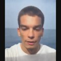 (VIDEO) Srpski student na jednom od presretnutih brodova za Gazu: Pritisnite Vladu Srbije da me puste i prekinu saučesništvo u…