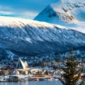 Polarna svetlost postaje sve popularnija: Invazija turista na krajnji sever Evrope (Foto)