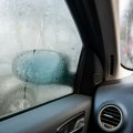 Magle vam se stakla u automobilu? Postoji trik koji rešava problem za par sekundi
