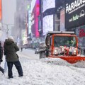 Brutalna snežna oluja paralisala Ameriku: Otkazano 14.000 letova, ima stradalih