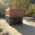 Počelo asfaltiranje puta Vlasotince – Brezovica, u planu obnova 55 kilometara puteva i ulica
