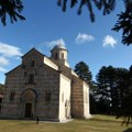 Predstavnici međunarodnih organizacija na Kosovu pozdravili odluku Vlade o manastiru Dečani