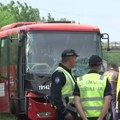 Težak sudar autobusa i automobila kod Mladenovca: 1 osoba poginula, 30 povređenih