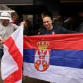 Britanci u potpunom šoku zbog otetih zastava! Navijači Srbije i Engleske zajedno pili pivo, a onda...