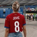 „Sad si prva dama Srbije“: Ko je žena kojoj se svi zahvaljuju zbog gola Srbije u 96. minutu?