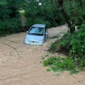 Poplavljene kuće i Putevi, automobili pod vodom! Nevreme napravilo katastrofu u Ljigu
