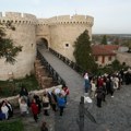 Veliki broj građana na Kalemegdanu čeka da uđe u kapelu Svete Petke