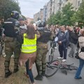 Više slučajeva policijskog nasilja prema novinarima tokom izveštavanja sa skupova pristalica SNS