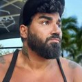 "Ne želim savete" Azis pokazao nove grudi i udario na hejtere: "Svako može da trenira, nikog nisam zaustavio"