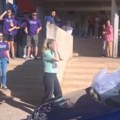 Niko nije očekivao ovakav odgovor! Maturanti razrednoj kupili automobil, njena reakcija nakon šoka ogolila je istinu o…