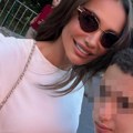 Emina Jahović i Mustafa Sandal zajedno na maturi mlađeg sina! Emotivni prizori, sve pršti od sreće: "Ponosna!"