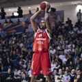 Džoel Bolomboj na vratima Parkerovog Asvela