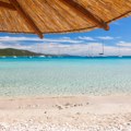 Najstriktnija plaža u Evropi: Zid razdvaja muškarce i žene već 120 godina, a potez turistkinje razbesneo je lokalno…