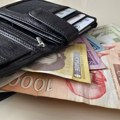 Počela isplata 6.000 dinara: Ko dobija novac danas, a ko čeka sredu?