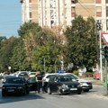 "Crne ulice" u Leskovcu: Žena sletela u jarak seoskog groblja i poginula, muškarac uleteo kolima u apoteku