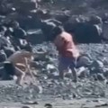 Drama na popularnoj plaži Muškarac prebio lopova na mrtvo ime, nastao haos - prestravljeni turisti bežali! (video)