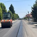 Asfalt se menja u Ulici Solunskih ratnika, ali azbestne cevi ostaju