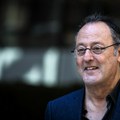 Rano je ostao bez majke, preselio se na drugi kraj sveta, promenio ime i radio razne poslove, a onda je jedan susret sve…