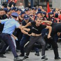 Novi protest u Tirani: Građani protiv luksuznog kompleksa Džareda Kušnera